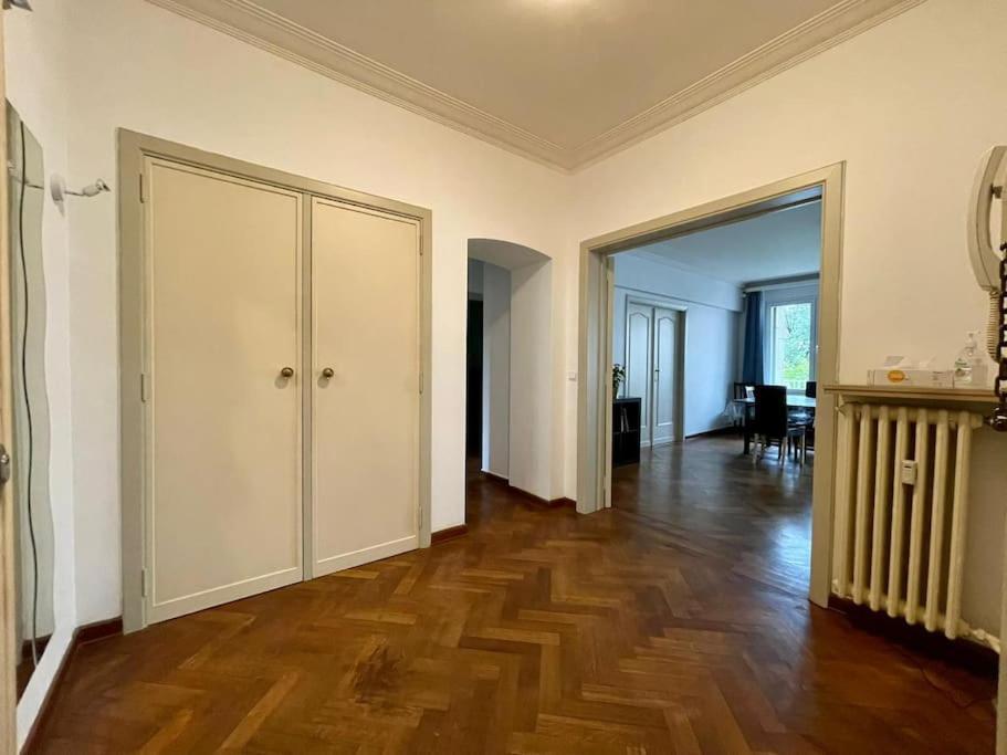 Spacious Apartment Next To Parc Du Cinquantenaire Bruxelas Exterior foto